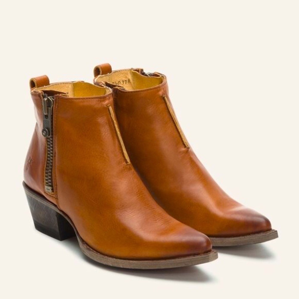 $369 Frye Sacha Moto Shortie Cognac Brown Leather Western Cowboy Ankle Booties - Picture 3 of 16